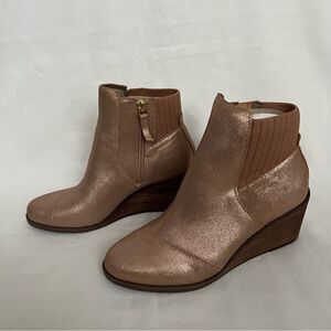 TOMS "Sadie" Rose Gold Metallic Leather Shoes Booties 6.5